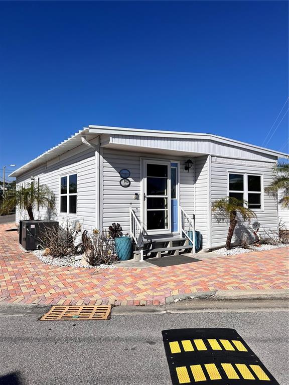 Picture of 143 S Port Drive, Venice FL 34285