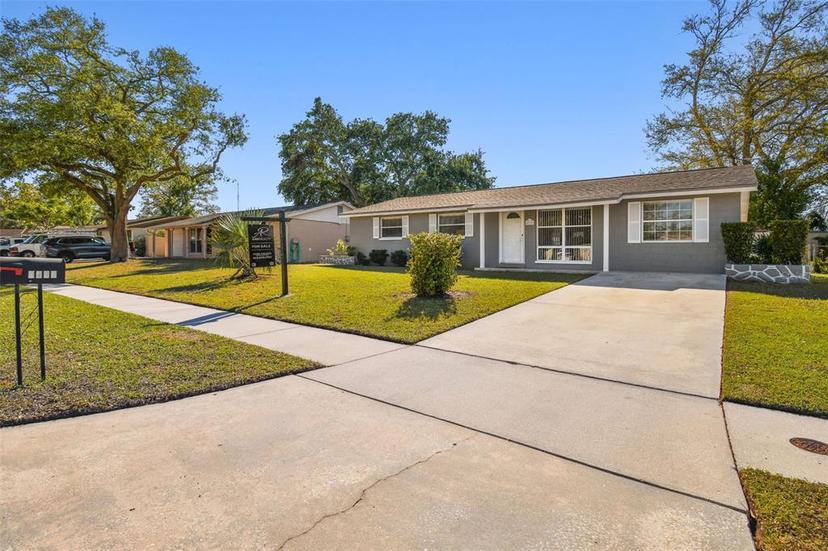 Picture of 6712 Runningwoods Drive, Tampa FL 33634