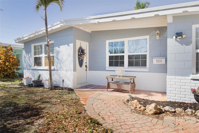 Picture of 7019 Dartmouth Avenue N, St Petersburg FL 33710