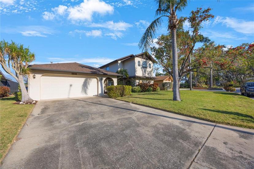 Picture of 5938 Oakhurst Drive, Seminole FL 33772