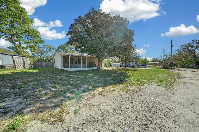 Picture of 10934 Luana Drive, Leesburg FL 34788