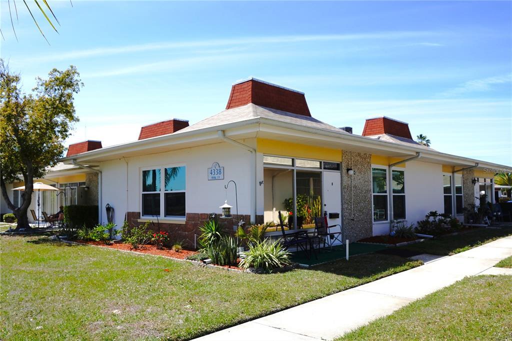 Picture of 4338 Tahitian Gardens Circle Unit H, Holiday, FL 34691