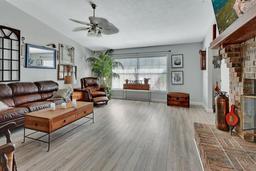 Picture of 725 Briarcrest Drive, Orange City, FL 32763