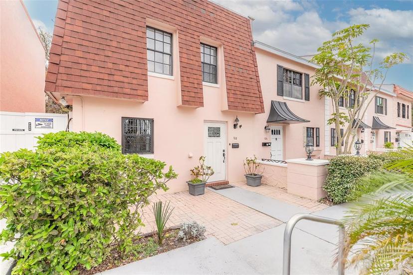Picture of 108 Mitchell Place Unit 108, Daytona Beach FL 32118