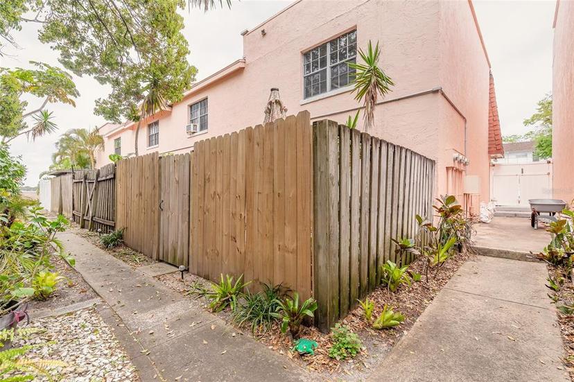 Picture of 108 Mitchell Place Unit 108, Daytona Beach FL 32118