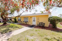 Picture of 401 Dorchester Place Unit 55, Sun City Center, FL 33573