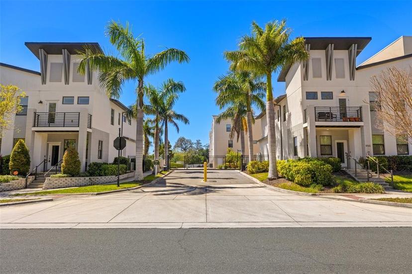Picture of 2570 12Th Place N, St Petersburg FL 33713