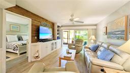 Picture of 512 W Venice Avenue Unit 102, Venice, FL 34285