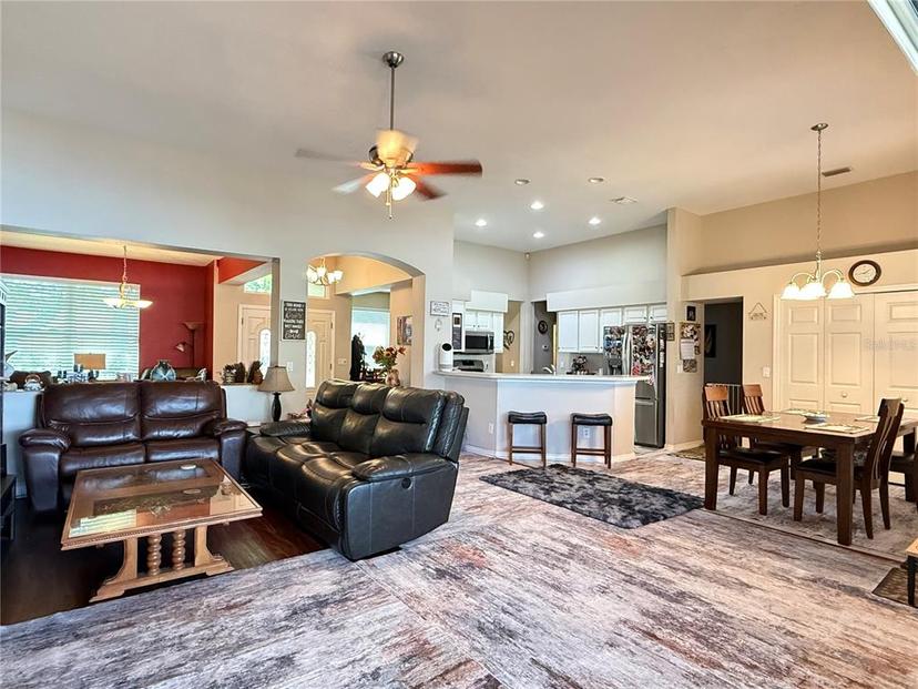 Picture of 7123 Colonial Lake Drive, Riverview FL 33578