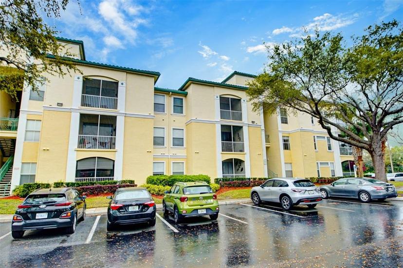 Picture of 8819 Dunes Court Unit 208, Kissimmee FL 34747