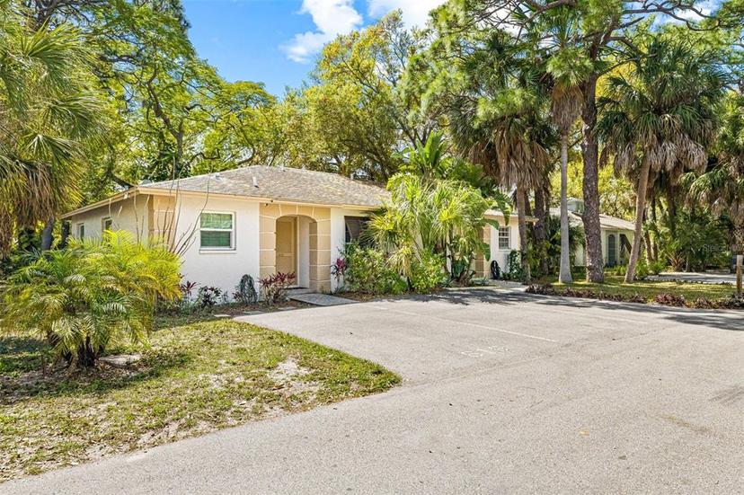 Picture of 614 N Jefferson Avenue Unit 27, Sarasota FL 34237