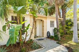 Picture of 614 N Jefferson Avenue Unit 27, Sarasota, FL 34237