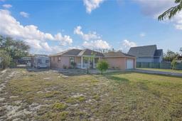 Picture of 910 Rich Drive, Mount Dora, FL 32757