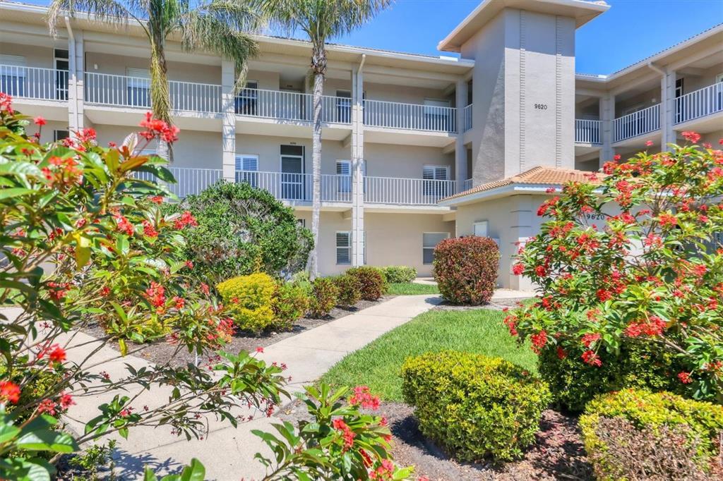 Picture of 9620 Club South Circle Unit 5306, Sarasota, FL 34238