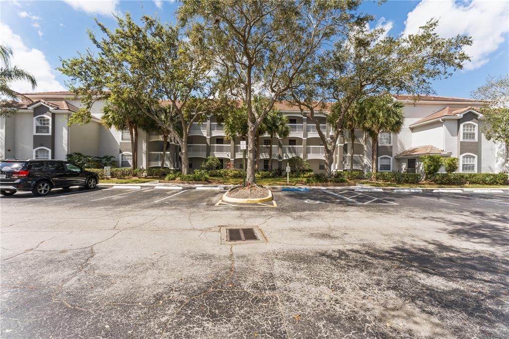 Picture of 13929 Fairway Island Drive Unit 825, Orlando, FL 32837