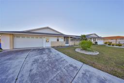 Picture of 1507 Hartwick Dr, Sun City Center, FL 33573