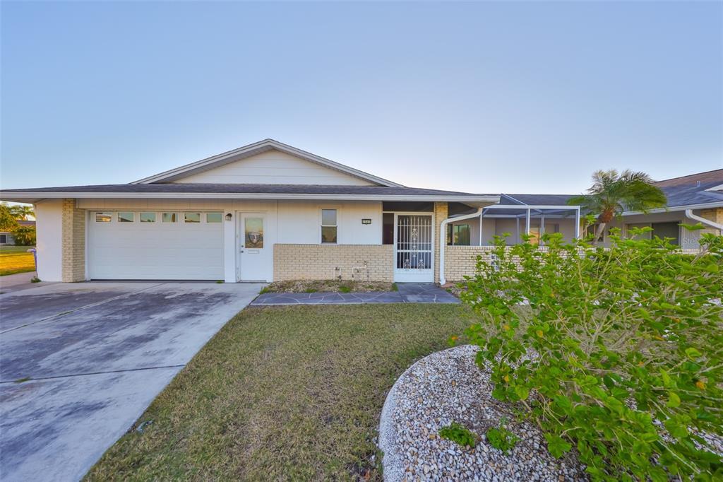 Picture of 1507 Hartwick Dr, Sun City Center, FL 33573