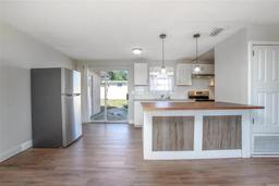 Picture of 852 Derbyshire Road, Daytona Beach, FL 32117