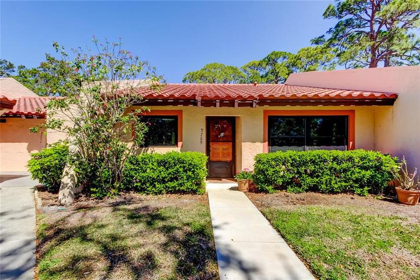 Picture of 9769 86Th Avenue Unit 9769, Seminole FL 33777