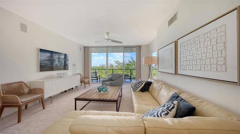 Picture of 1800 Benjamin Franklin Drive Unit B308, Sarasota FL 34236