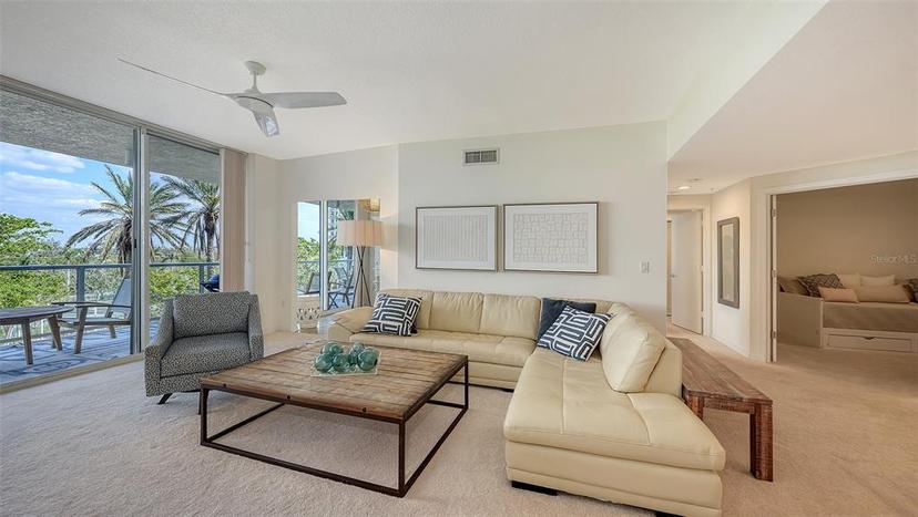 Picture of 1800 Benjamin Franklin Drive Unit B308, Sarasota FL 34236