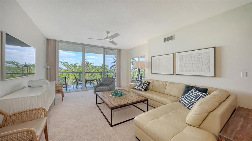 Picture of 1800 Benjamin Franklin Drive Unit B308, Sarasota FL 34236