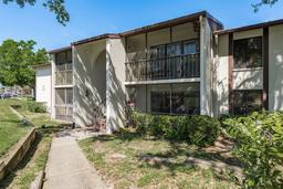 Picture of 2575 Pine Ridge Way S Unit D1, Palm Harbor, FL 34684