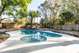 Picture of 2952 Ashwood Court, Apopka, FL 32703