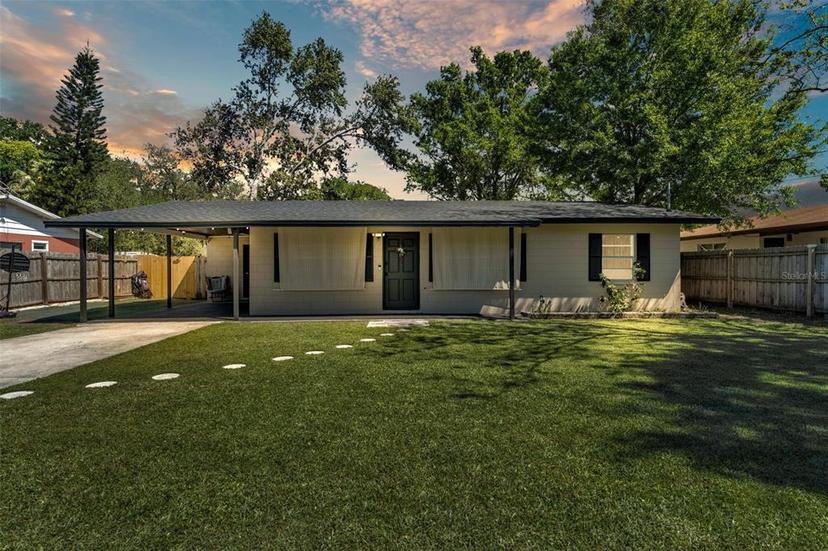 Picture of 210 Pinehurst Drive, Auburndale FL 33823