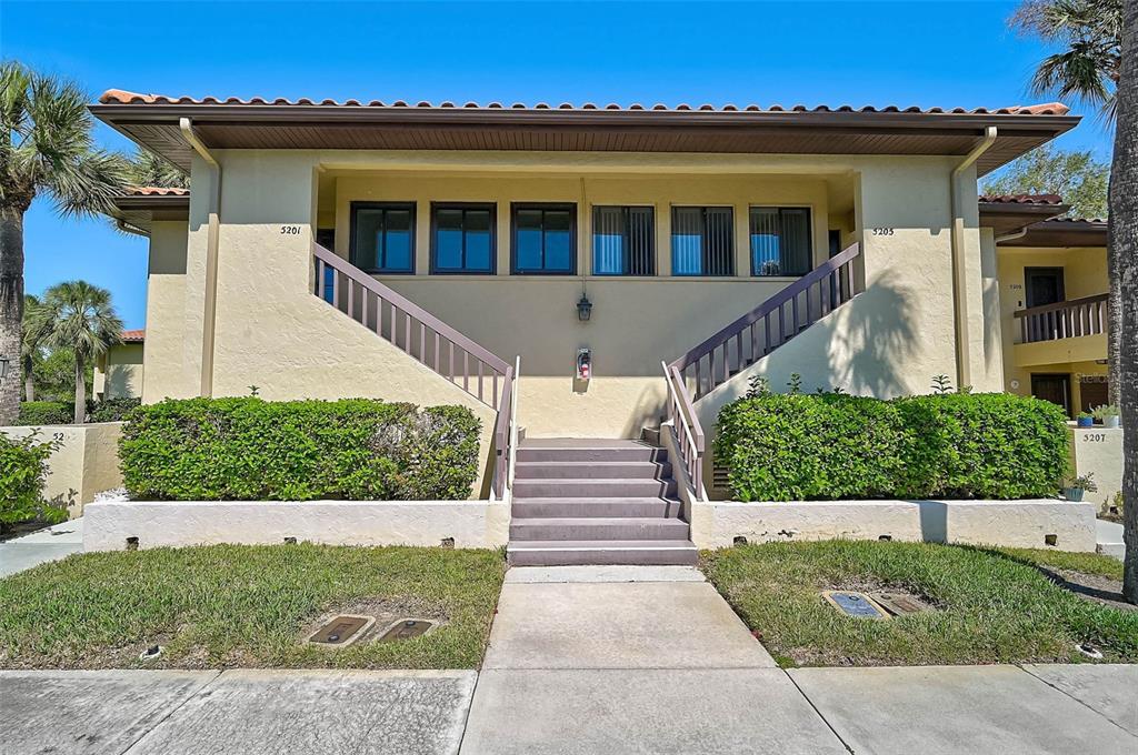 Picture of 5201 Lake Village Drive Unit 14, Sarasota, FL 34235