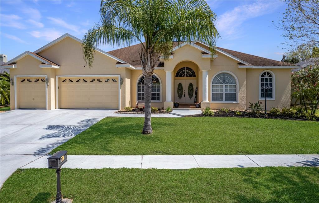 Picture of 1043 Carriage Park Drive, Valrico, FL 33594