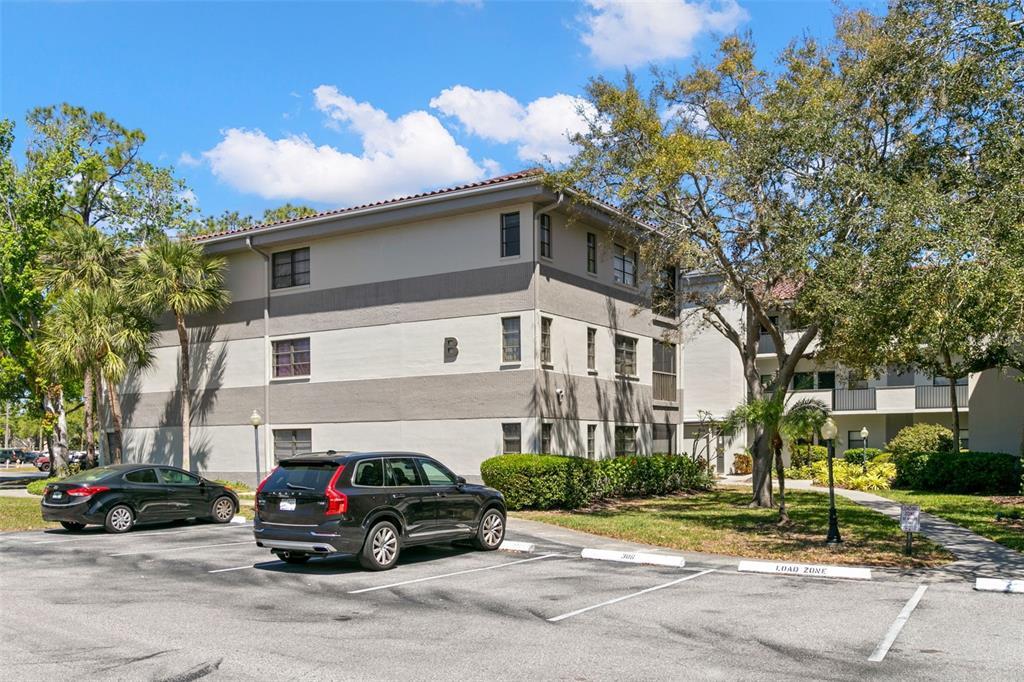 Picture of 2650 Countryside Boulevard Unit B102, Clearwater, FL 33761