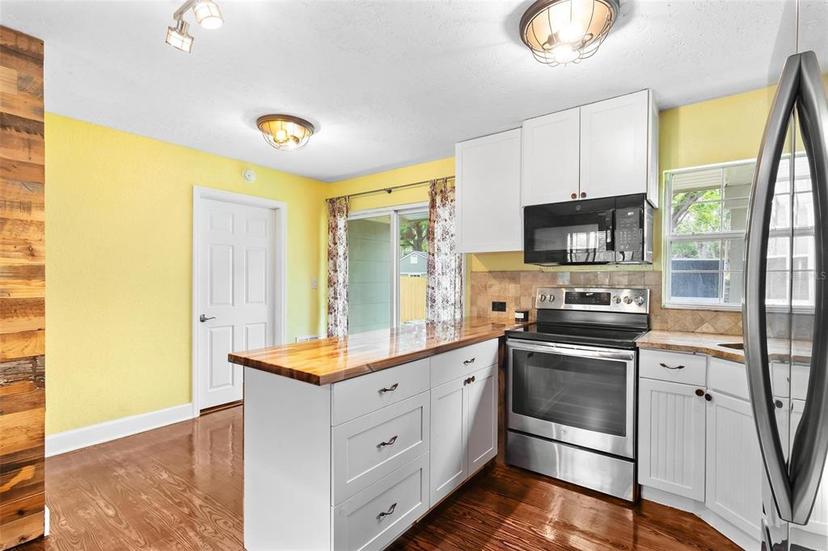 Picture of 413 65Th Street N, St Petersburg FL 33710