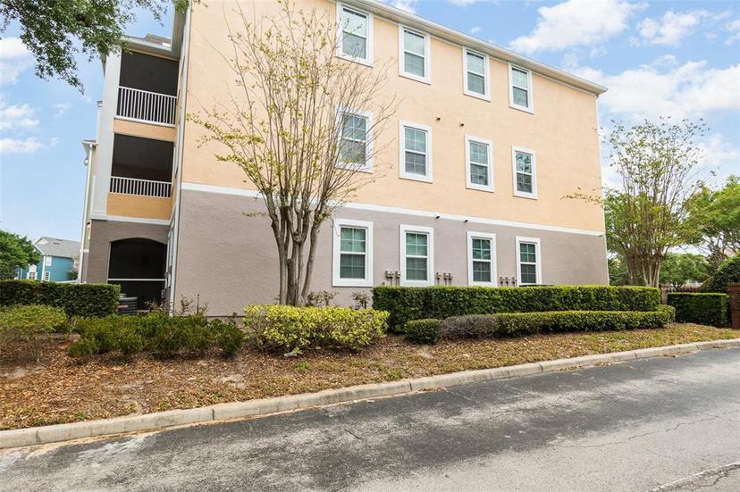 Picture of 6412 Queens Borough Avenue Unit 215, Orlando FL 32835