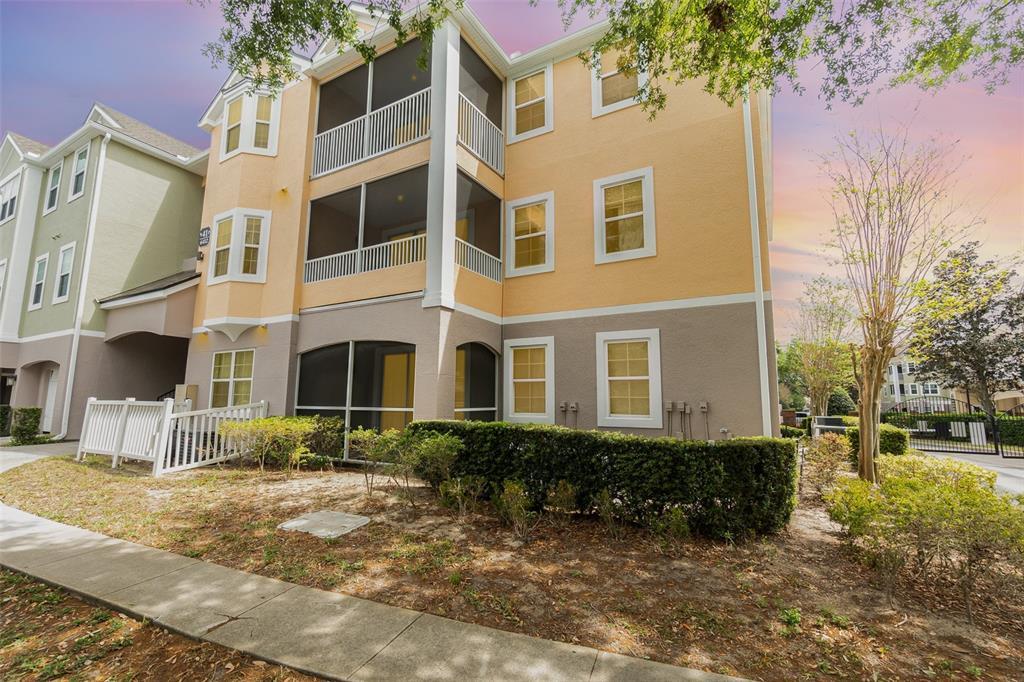 Picture of 6412 Queens Borough Avenue Unit 215, Orlando, FL 32835