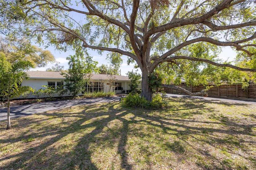 Picture of 1433 Park Street N, St Petersburg FL 33710