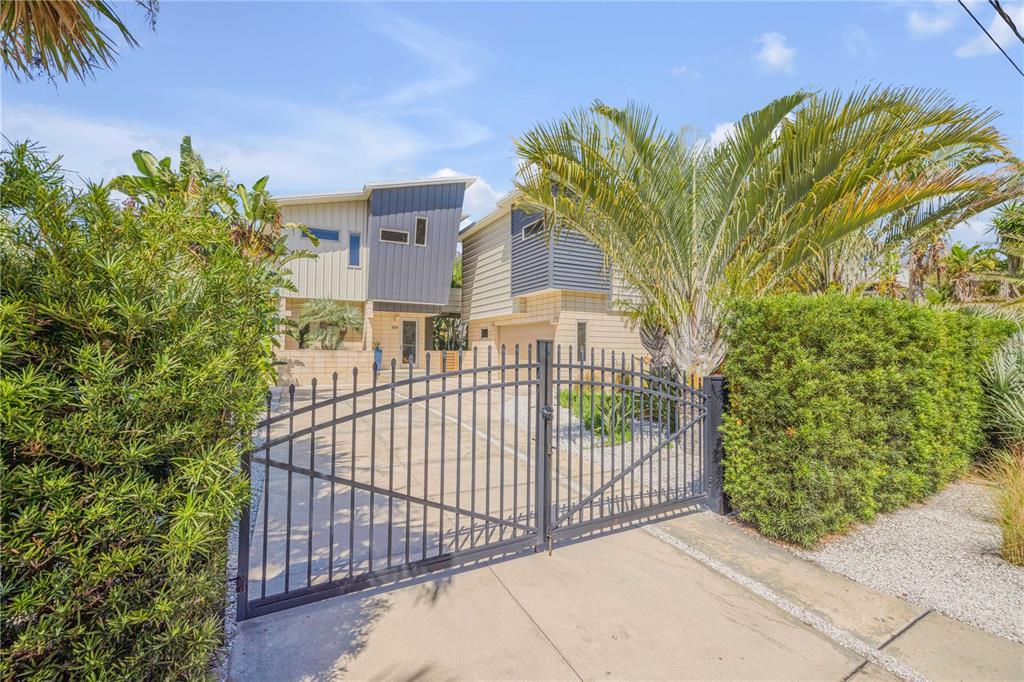 Picture of 208 Dune Circle, New Smyrna Beach, FL 32169