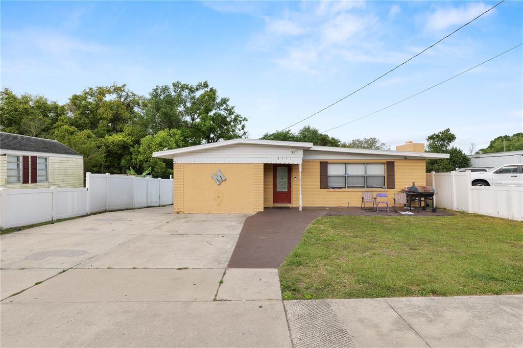 Picture of 2111 S Lincoln Avenue, Lakeland, FL 33803