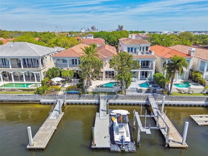 Picture of 1035 Royal Pass Road, Tampa FL 33602