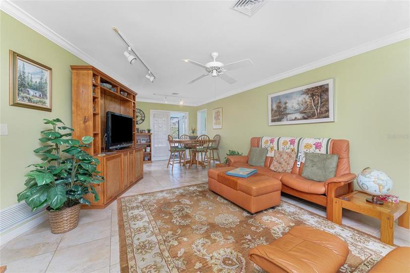 Picture of 9430 Heartwellville Avenue, Englewood FL 34224