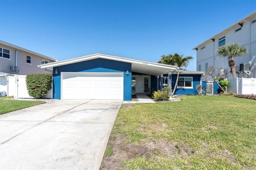 Picture of 11125 7Th Street E, Treasure Island FL 33706