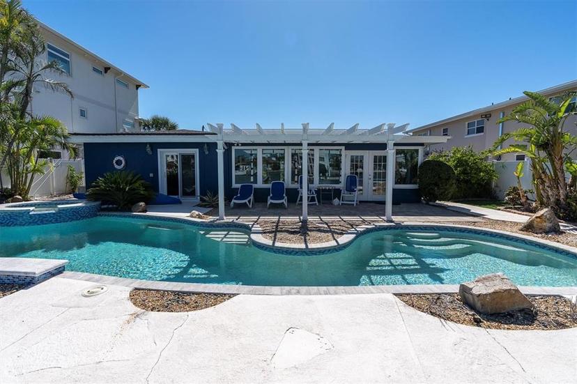 Picture of 11125 7Th Street E, Treasure Island FL 33706