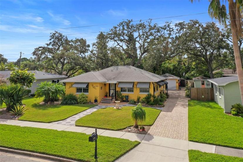 Picture of 225 Garden Circle S, Dunedin FL 34698