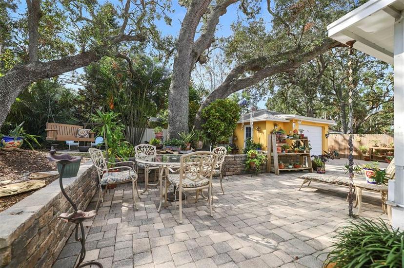 Picture of 225 Garden Circle S, Dunedin FL 34698