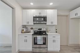 Picture of 9203 Hollyridge Place, Temple Terrace, FL 33637