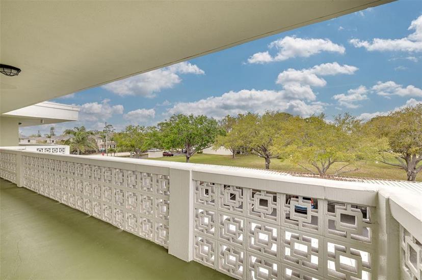 Picture of 4885 1St Street Ne Unit 305, St Petersburg FL 33703