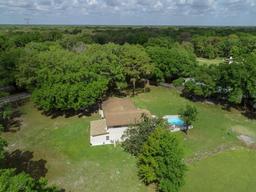 Picture of 4902 Five Acre Road, Plant City, FL 33565