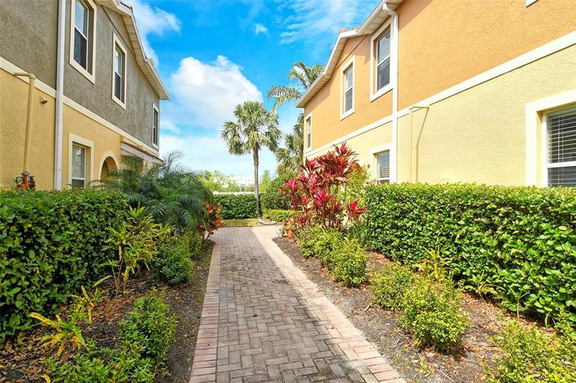 Picture of 7979 Limestone Lane Unit 14-101, Sarasota FL 34233