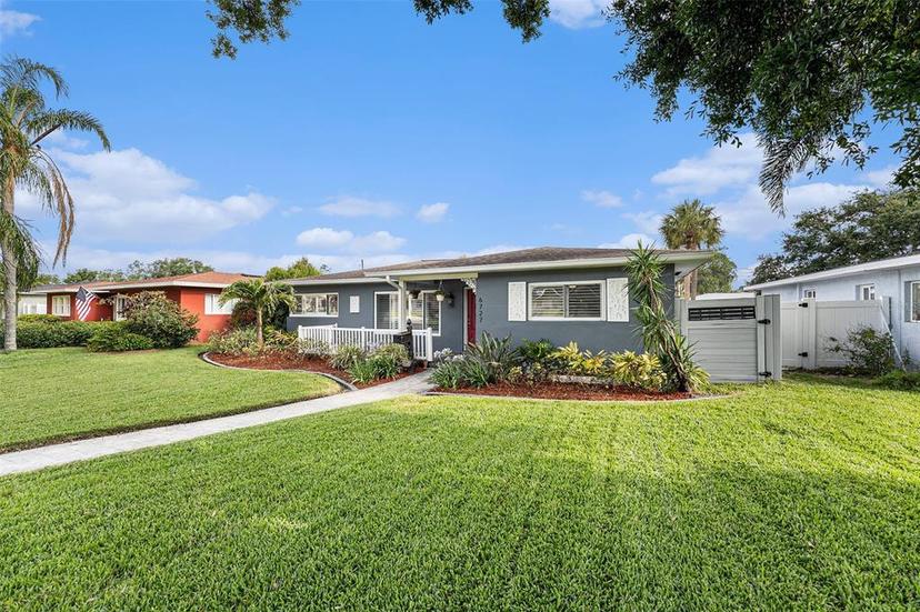 Picture of 6727 Burlington Avenue N, St Petersburg FL 33710