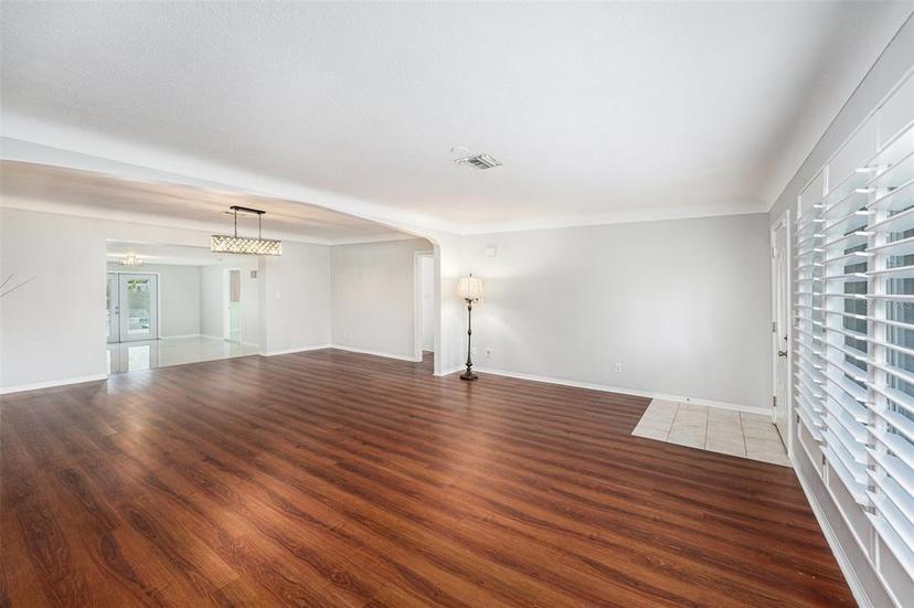 Picture of 6727 Burlington Avenue N, St Petersburg FL 33710